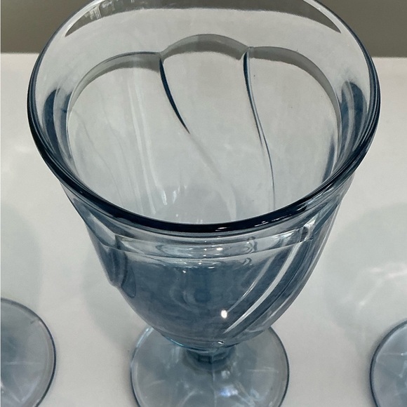 Set of 4 Vintage Noritake Swirl Ice Blue Thick Stemmed Wine or Drinking Glasses - Picture 4 of 11